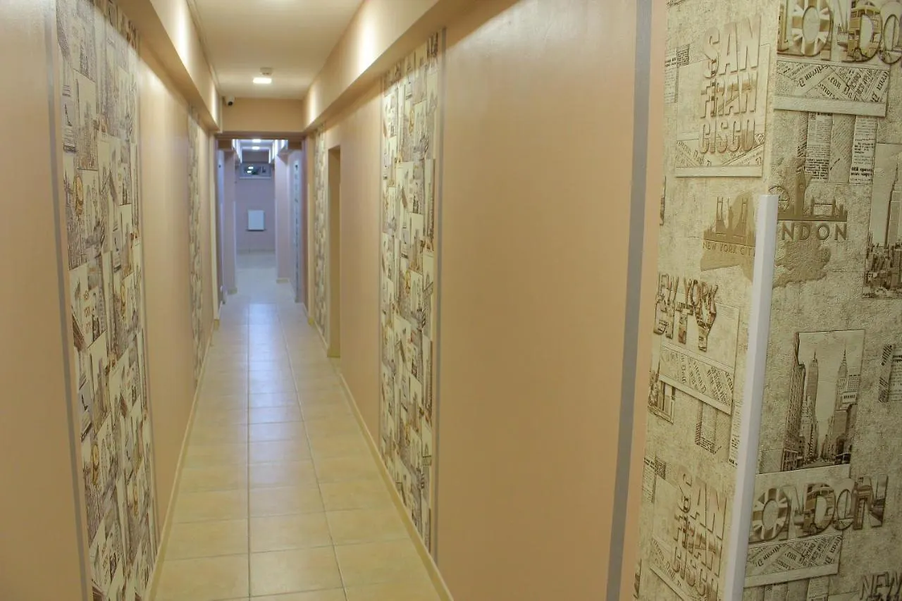Ξενοδοχείο με διαμερίσματα Uneed Rooms Petropavlivska Κίεβο
